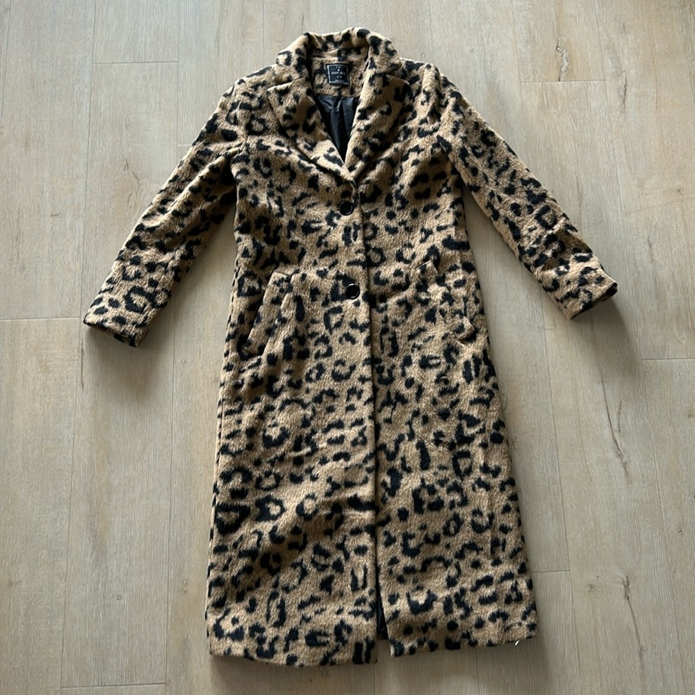 Long coat. Italian fabric. Hanny Deep. Size S. Leopard animal pattern.